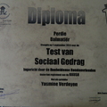 honden foto Perdie is geslaagd voor de sociale test!!
